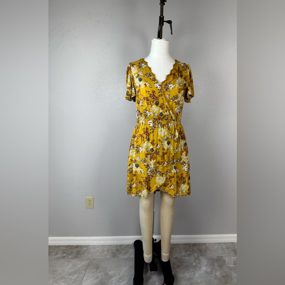 Band Of Gypsies  Dress Size S Floral Wrap Summer Lightweight Mini Casual…